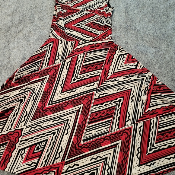 Women or youth dress - Picture 2 of 3